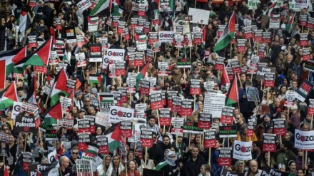 Grande marcia pro-Palestina a Londra, scontri alla contromanifestazione di destra