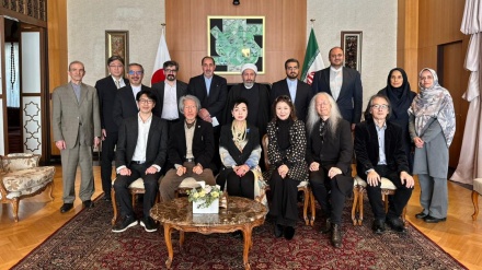 イラン・イスラム文化交流庁長官が東京で日本の芸術家らと会談