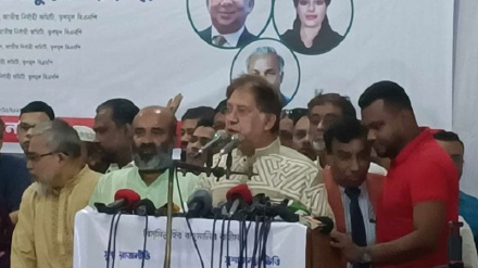 নির্বাচনমুখী রাজনীতিতে নানা দলে যোগদান এবং ভাঙনের দেনদরবার