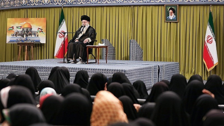 Ayetullah Hamenei: Amerika’ya ölüm bir slogan değil, bir siyasettir 