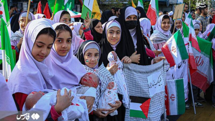 İslami İran genelinde Gazzeli çocuklara destek  gösterisi düzenlendi