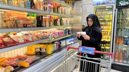 世界銀行、「イランでの食品インフレは半減」