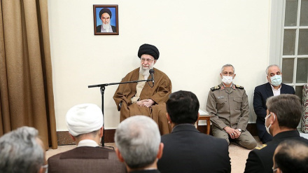 (FOTO) Leader riceve comandanti e responsabili della Marina 