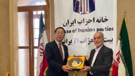 伊朗众议院议长强调发展对华关系
