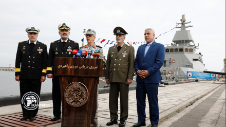 (FOTO) Mar Caspio, schierato cacciatorpediniere iraniano Deylaman - 2
