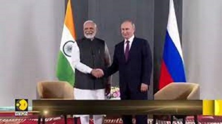 Russia-India: Firma di un nuovo accordo sugli armamenti