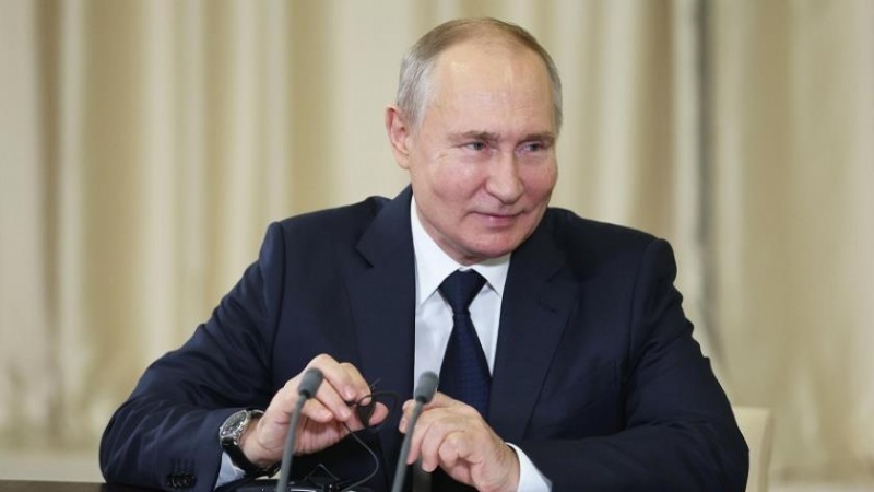 Владимир Путин Россия президентлик сайловларида номзод сифатида рўйхатга олинди
