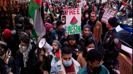 巴勒斯坦支持者在美国世贸大厦前举行集会