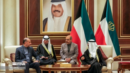 Глава МИД Ирана встретился с новым эмиром Кувейта