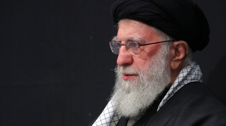 イラン最高指導者、「ソレイマーニー司令官の遺志受け継ぐ兵士らは卑劣な犯罪を容認しない」