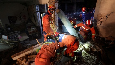 中国内陸部で地震　118人死亡・負傷者多数