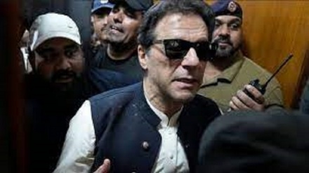 Pakistan, emissione di una cauzione per Imran Khan 