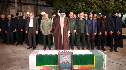 Müəzzəm Rəhbər şəhid Seyid Rəzi Musəviyə cənazə namazı qıldı