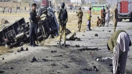 Scontro tra forze di sicurezza pakistane e terroristi al confine con l'Afghanistan