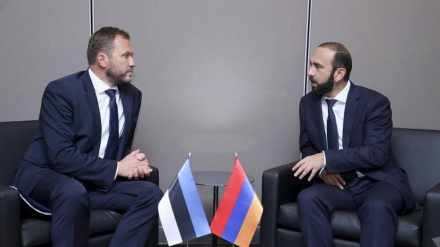 Քննարկվում է հայ-ադրբեջանական միջպետական սահմանից զորքերի հետքաշման տարբերակը. Միրզոյան