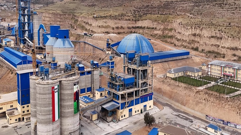 کارخانه دوشنبه «تاجیک سمنت» فعالیت خود را متوقف کرد