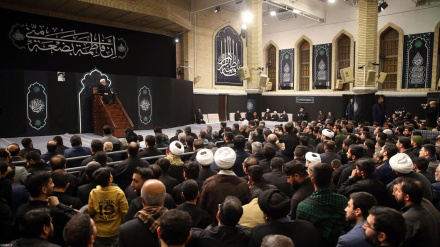 Траурная церемония по случаю мученической кончины её светлости Фатимы Захры (мир ей и благословение Аллаха) в присутствии Верховного лидера Исламской революции