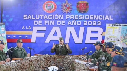  Venezuela’s Maduro orders military exercise over British warship 'threat' 