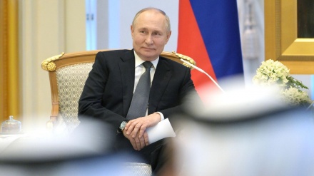 Menelisik Kunjungan Presiden Rusia ke UEA dan Arab Saudi