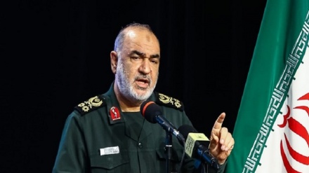 IRGC Luncurkan Rudal Balistik dari Kapal Perang