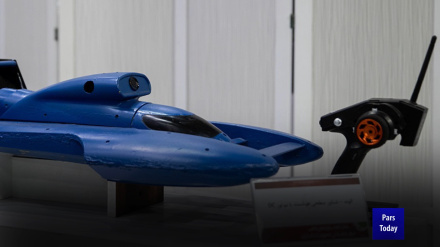 ВМС Ирана представили новый отечественный морской дрон ROV наряду с эсминцем