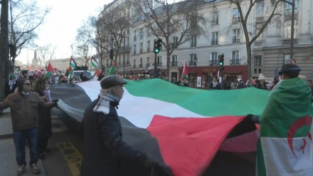 Ribuan Demonstran Paris Menuntut Gencatan Senjata Permanen di Gaza