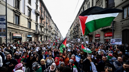 Hundreds of protesters march in Milan in support of Palestine