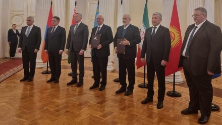 İron və Avrasiya ittifoği miyono ozodə ticori sazışon imzo bıey