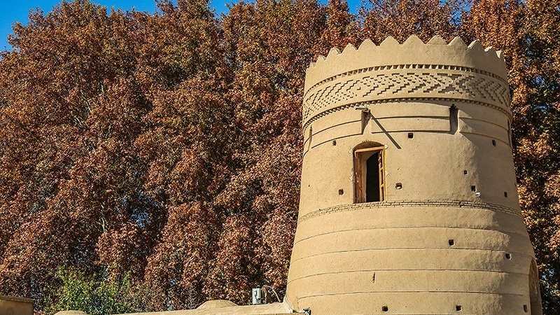 Menara penjaga di Taman Pahlavanpour berada di Mehriz, Iran.