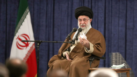 מנהיג המהפכה: החללים הם זהות העם האיראני ואסור לשכוח אותם