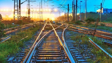 È iniziata la costruzione di una nuova linea ferroviaria tra il Kazakistan e la Cina 