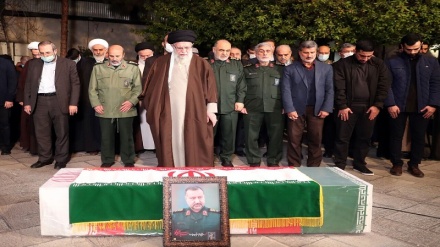 De İnğılobi lideri təvəssuti bo şəhid general Seyd Rəzi Musəvi cənozə nımoji handey 