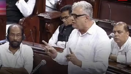 সংসদে নিরাপত্তা ইস্যুতে ব্যাপক তোলপাড়; বিরোধীদের হট্টগোল,  অধিবেশন মুলতুবি 