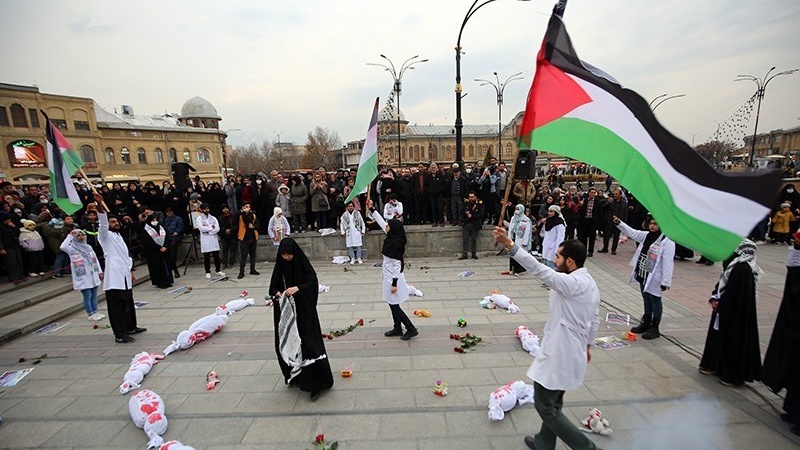 Pertunjukan warga Hamedan sebagai bentuk solidaritas kepada rakyat Palestina.