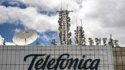 Vasti licenziamenti nella società spagnola di telecomunicazioni