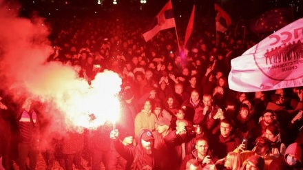 (AUDIO) Serbia, elezioni, l'opposizione contesta risultati: assalto al municipio