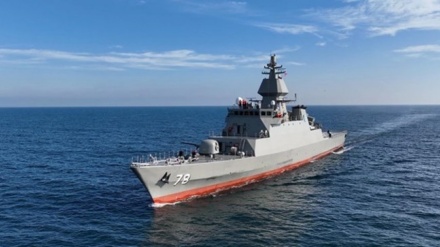 אדמירל סייארי: איראן הגיעה לשלב הייצור האינטנסיבי של משחתות וצוללות