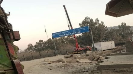 پاکستان د تورخم درواره  د باروړونکو موټر پر مخ وتړله 