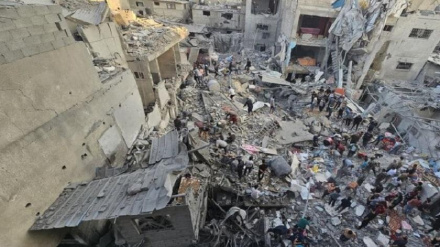 Gaza, bombardamenti su campi profughi, almeno 35 morti 