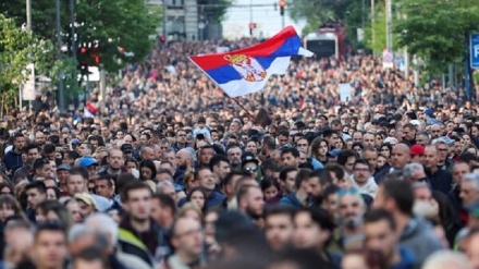 Upaya Barat Menciptakan Revolusi Warna di Serbia