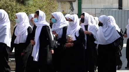 پایان سال تعلیمی 1402 در افغانستان؛ نگرانی دختران صنف ششم از بی سرنوشتی در سال آینده 
