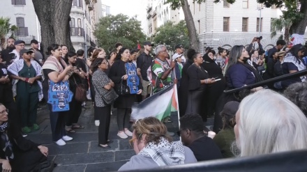 South African journalists display support for Palestinian peers