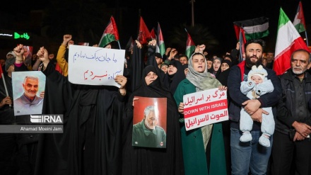 (FOTO DEL GIORNO) Tehran, raduno serale per solidarietà con popolo di Kerman