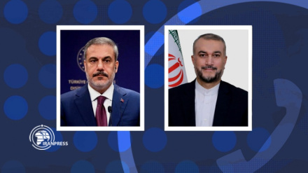 Tehran və Ankara bölgədə qardaşlıq əlaqələrini gücləndirməyə çağırır