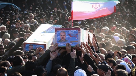 Iraner nehmen Abschied von den in Syrien ermorden IRGC-Militärberatern
