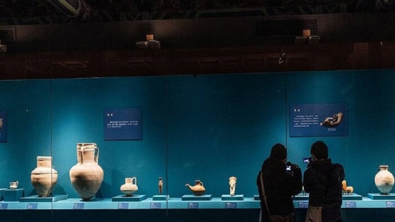 کاخ موزه پکن به مدت ۳ ماه از آثار با شکوه ایرانی که بیش از ۳ هزار سال فرهنگ و هنر ایران را به نمایش می‌گذارد، میزبانی می‌کند