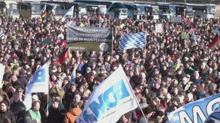 Thousands protest in Munich against German government tax hikes, Ukraine spending