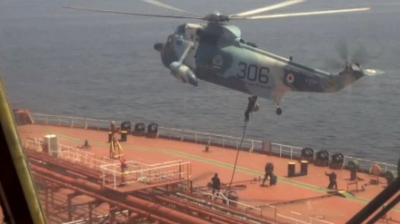 イラン海軍が米の石油タンカーを拿捕