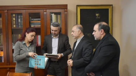 Իրանի դեսպանն այցելել է Մատենադարան, ծանոթացել հայերեն ձեռագրերին, կարևորել հայ-իրանական կապերը