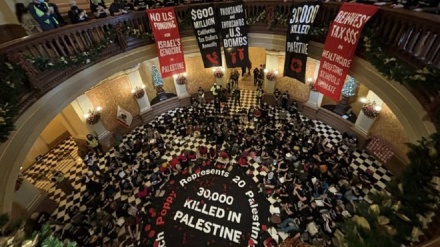米カリフォルニア州議会に、パレスチナ支持者らが集結